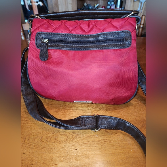 Steve Madden Quilted Purse With Adjustable Strap - Picture 7 of 9